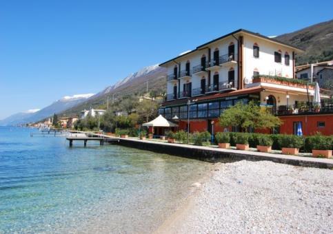 Per chi ama l arte e la storia, il Lago di Garda offre un affascinante tuffo nel passato: paesi