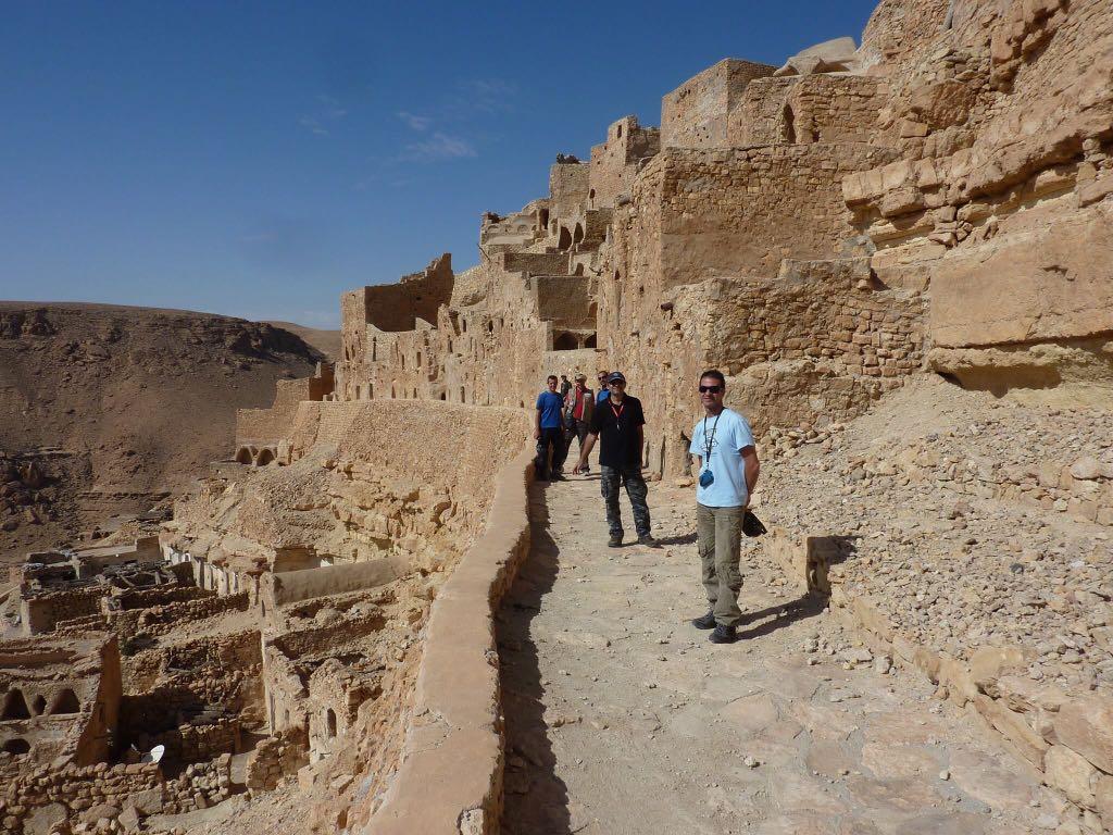 Chenini, visitiamo la stupenda Chenini, Villaggio trogloditico berbero bergale nella Tunisia meridionale