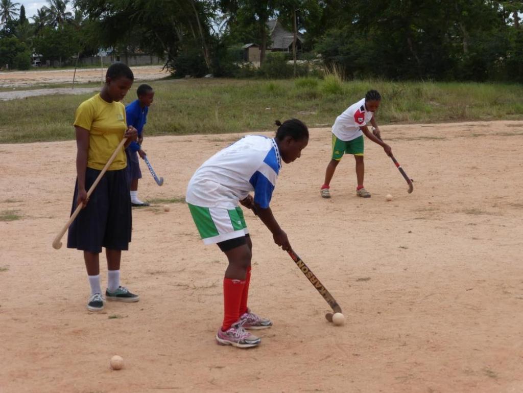 giovani delle scuole e delle comunità locali di Dar es Salaam e di alcune regioni della Tanzania.