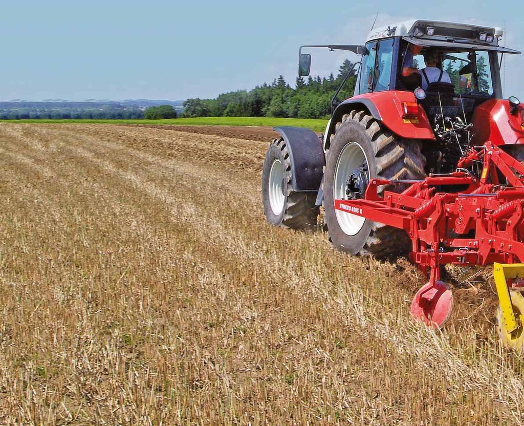 SYNKRO Questi coltivatori a 3 barre sono stati concepiti non solo per una lavorazione in superficie, ma anche per la lavorazione in profondità (fino a 30 cm).