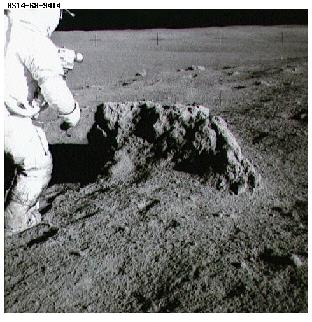 31 gennaio 1971: l Apollo 14 In pratica sostituì la fallita missione Apollo 13, prendendone