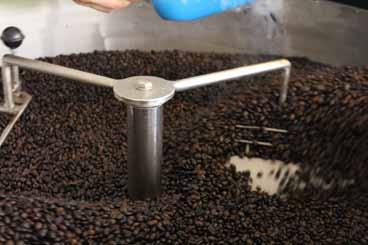 THE QUALITY TO THE CUSTOMER The culture of good coffee through the competence of a professional roaster. This is Vasco Coffee s mission.