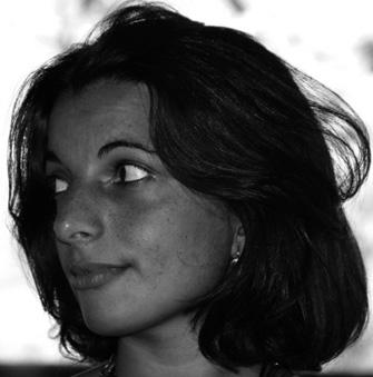 nel 1973, è Ricercatrice in Storia dell Architettura ICAR18 presso la Facoltà di  NICOLA GIULIANO LEONE, nato nel