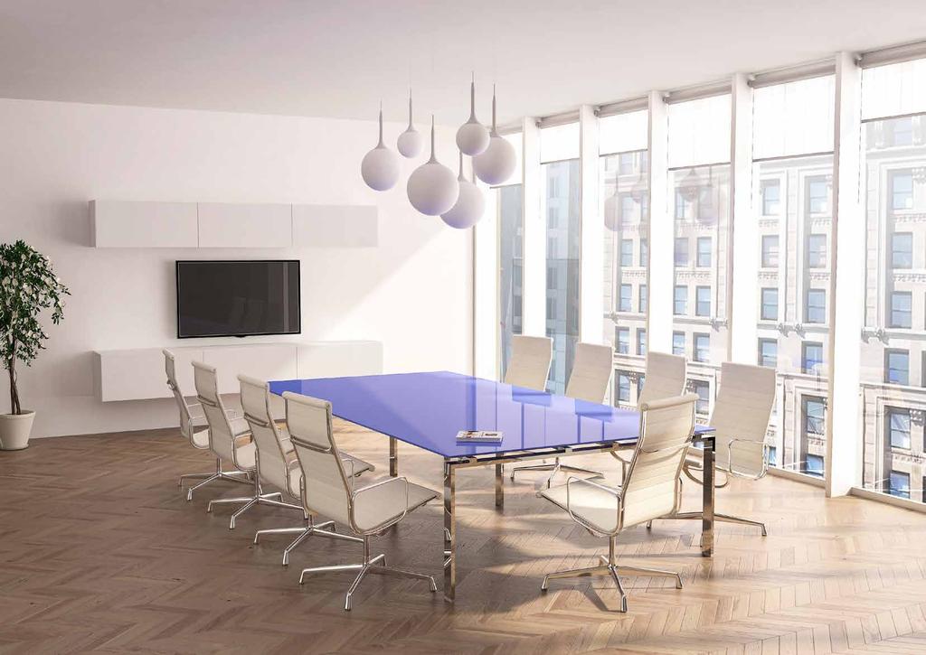 tavolo riunione: struttura in metallo cromato, piano in vetro retrolaccato