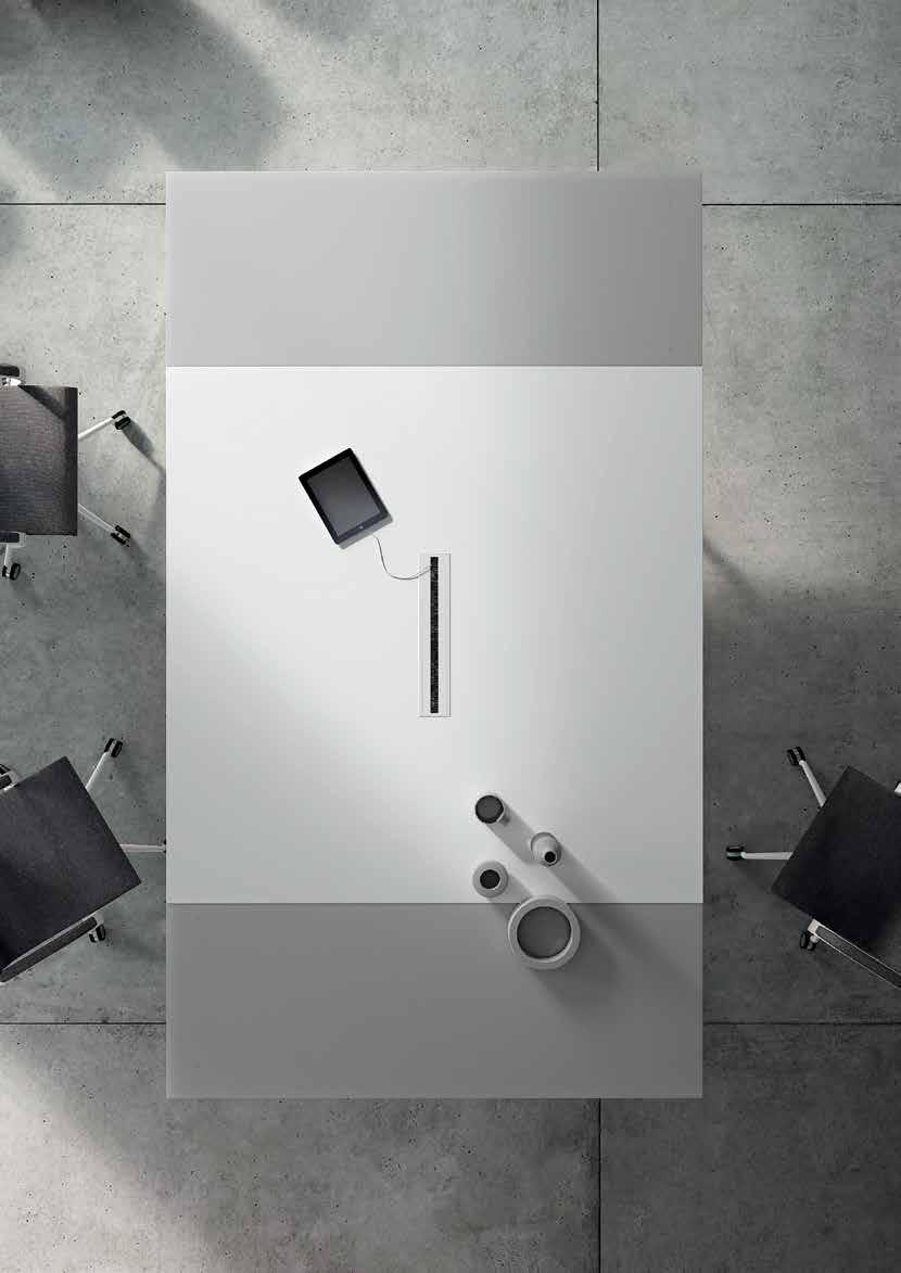 tavolo riunione: struttura in metallo verniciato bianco e piano in