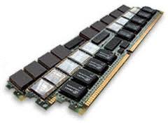 Le memorie RAM Esistono due tipi di memoria RAM: RAM dinamica o DRAM (Dynamic Random Access Memory) Alta densità di integrazione,