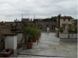 ROMA via di Parione, 34-39 quarto piano con ampio terrazzo Unità immobiliare ubicata a Roma, a circa. dal Chiostro del Bramante e 150 mt.