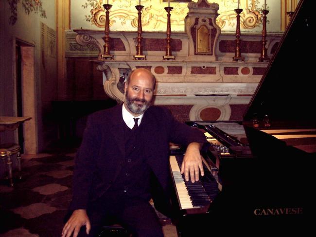 Isaac Albéniz (1860 1909) El Albaicín Antonio Vivaldi (1678-1741) Autunno (II)- Inverno (II) Maurice Ravel (1875 1937) La Valse Martin Münch, introdotto allo studio del pianoforte da Wilfried