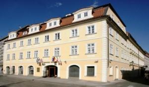 3 letto chd (fino a 11 anni, max 1) 240 Hotel limitrofo a Praga 1, zona Malastrana a soli 10 minuti da ponte Carlo.