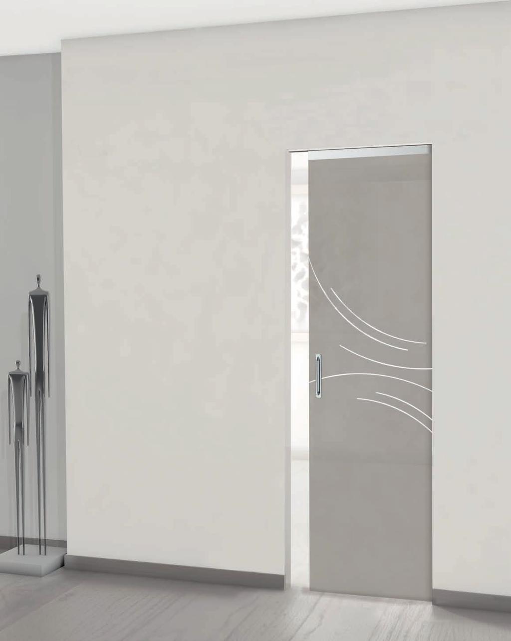 Mod. DAFNE Porta scorrevole easy interno muro con kit space, anta in vero laminato, lido fumo righe trasparenti.