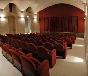 Il teatro Franco Bicini è un nuovo teatro civico, la cui gestione è stata affidata dal Comune di Perugia all Associazione culturale Club Canguasto che utilizzava in passato questo spazio come