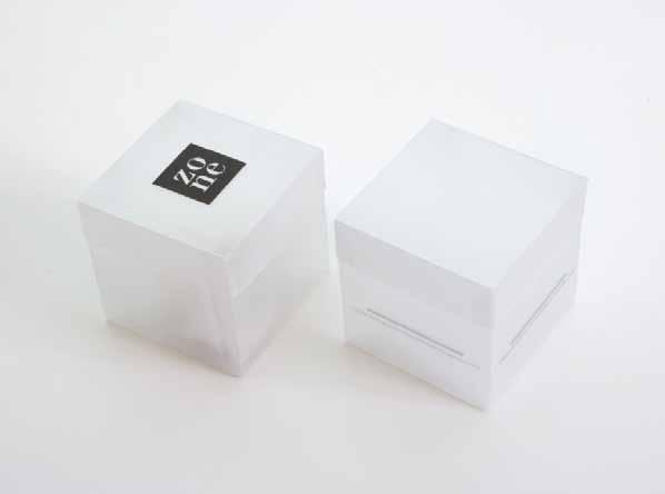 and top code: B050920 articolo/item: scatola cubica amenities amenities cubic box materiali/materials: acetato satinato frosted acetate personalizzazione/customization: stampa