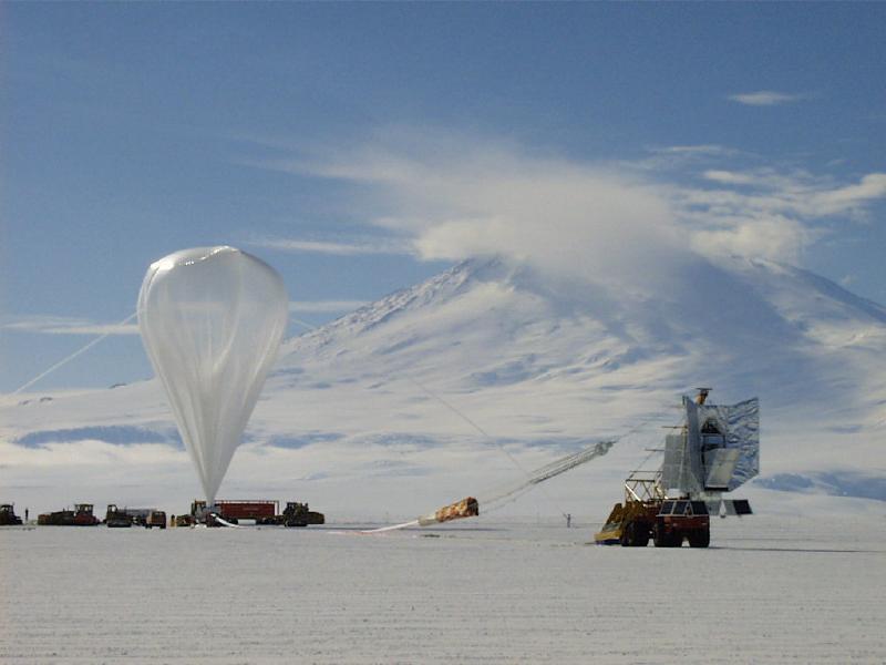 Lancio della navicella Boomerang dall Antartide nel 2003.