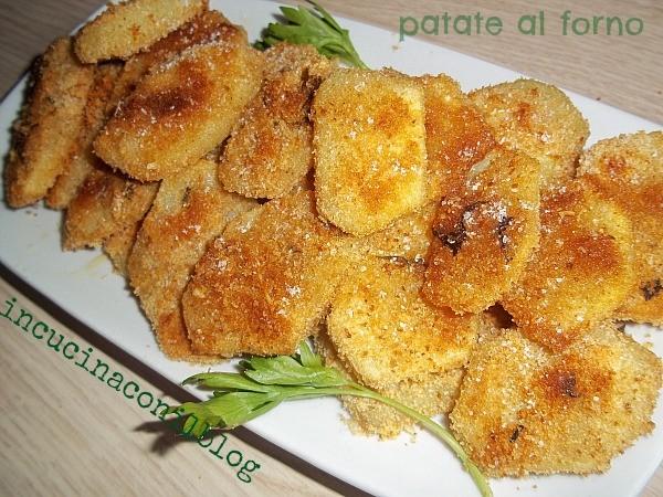 PATATE AL FORNO stuzzicanti Ingredienti 1 kg di patate 200 g di pane grattugiato 100 g di formaggio grattugiato olio, sale, prezzemolo. aglio in polvere q.