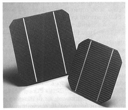 Evoluzione della tecnologia fotovoltaica: I generazione: silicio cristallino (mono e poli), ~150 µm - monocristallino: ottenuto da un wafer con struttura