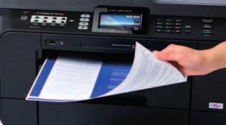 it Multifunzionalità Stampa, scansione, copia e fax fino al formato A3 Stampa su entrambi i lati del foglio grazie alla funzione fronte/retro Stampa diretta di fotografie da chiavette USB,