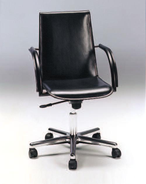 H80 - L60 - P60 Sedia girevole in cuoio; altezza e inclinazione seduta e spalliera regolabile. Leather turning chair.