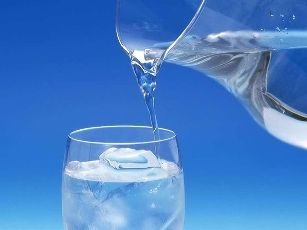 ALCUNE RACCOMANDAZIONI Privilegiare il consumo di acqua come bevanda, incentivando l