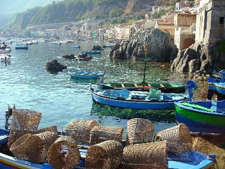 6 Partenza per Scilla: Visita di Chianalea l antico borgo dei pescatori, molto suggestivo, dove è possibile fare una camminata nelle