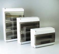 Esecuzione in materiale termoplastico, esente da alogeni, autoestinguente, grigio RAL 7035, resistente al calore anormale e al fuoco fino a 650 C (prova del filo incandescente secondo IEC 6069521).