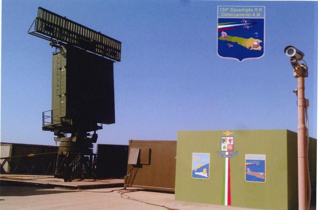 CAP. II CONTRIBUTO DELLE VARIE FORZE ARMATE 134ˆ SQUADRIGLIA RADAR REMOTA LAMPEDUSA Radar per la difesa aerea contribuisce alla sorveglianza dello spazio aereo di sua