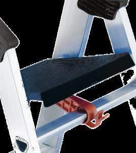 Scale in alluminio OLIMPO Scala apribile Scala apribile di tipo industriale idonea anche per uso domestico con gradini antiscivolo, piattaforma ribaltabile automaticamente e parapetto di sicurezza.