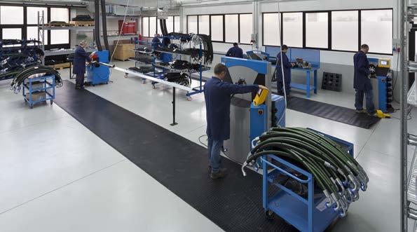 aggraffatura di tubi industriali, la formatura dei tubi e la calibrazione per il settore automotive Techmaflex.