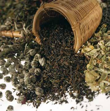 MAGGIORI PAESI PRODUTTORI CINA Definita patria dei diecimila tè, la Cina produce la più vasta gamma del mondo di tè nero, verde, oolong, bianco, pressato e scented, principalmente in 17 delle sue