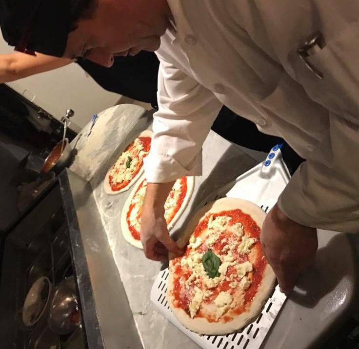 Donna Margherita, le pizze E così, da un lato Donna Margherita proporrà la pizza, con pizzaiolo napoletano.