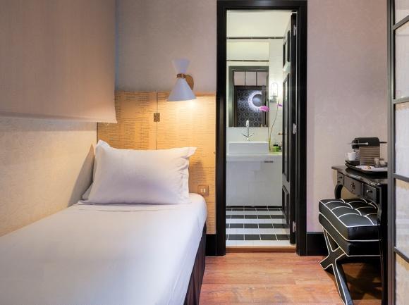 Camere L H10 Catalunya Plaza dispone di accoglienti camere dall atmosfera vintage dotate di comfort di lusso per garantire il massimo