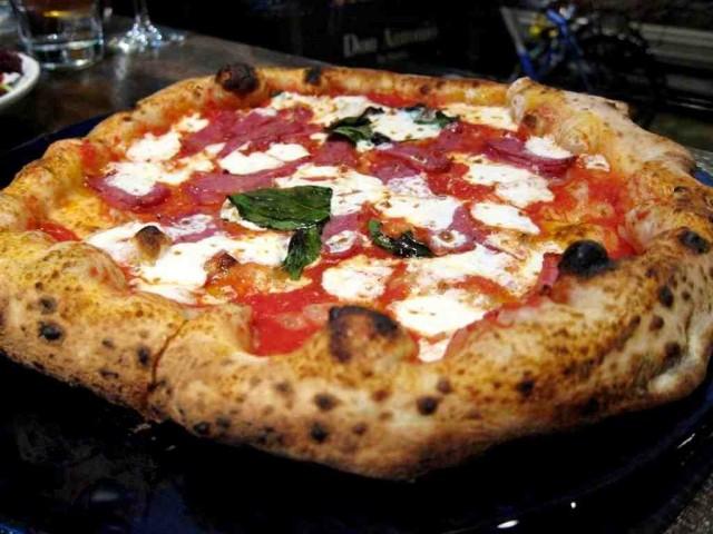 Pizza margherita Antonio Starita Starita è sempre Starita, difficile che sulla margherita possa