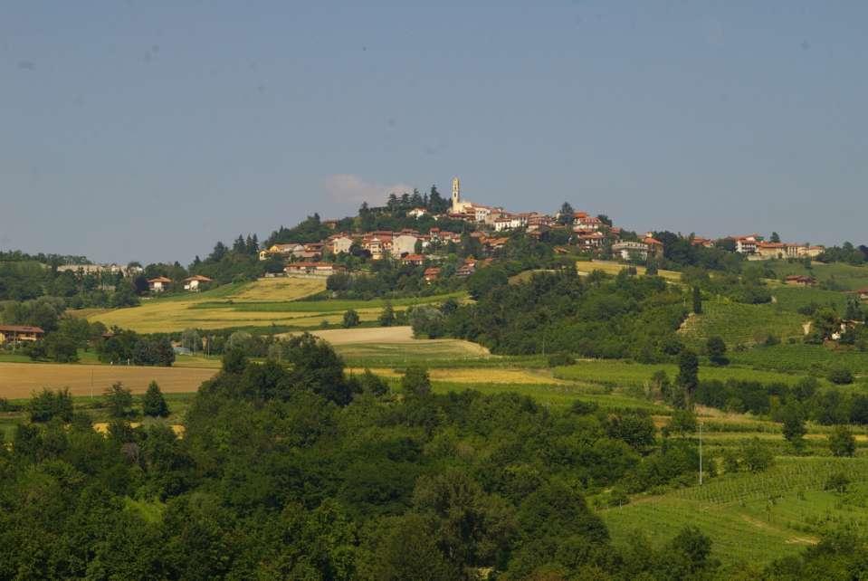 Grazie per l attenzione il paesaggio costituisce una risorsa favorevole all'attività economica, se salvaguardato,