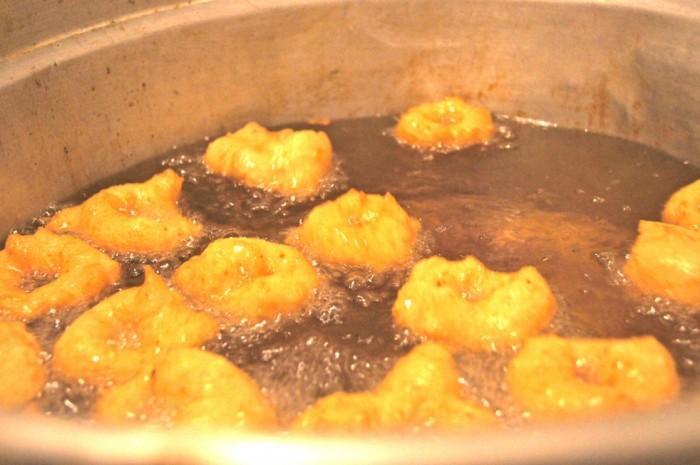 Farina un kg Patate 500 gr Acqua (quanto ne assorbe l impasto) Un cucchiaio di sale Lievito