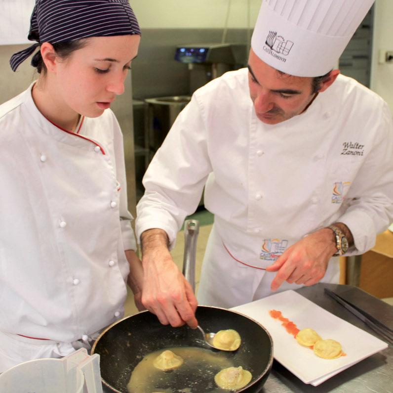 Corso di alta formazione PER CUOCO Il Corso si rivolge a coloro che vogliono intraprendere la professione del Cuoco. 600 ore per imparare a.