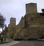 1 Castello Di Lombardia Castello Di Lombardia Via Nino Savarese, 2-14 - Enna Il Castello di Lombardia è ritenuto da numerosi esperti il più imponente e antico castello della Sicilia, oltreché il più