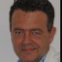 Filippo Tomarelli Nel 1997 Laurea con Lode in Odontoiatria e Protesi Dentaria, La Sapienza Roma, Perfezionato nel 2000 in Implantologia Orale.
