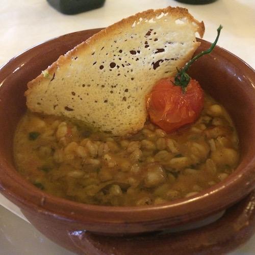 ZUPPA DI FARRO E LEGUMI Melanzana trifolata con