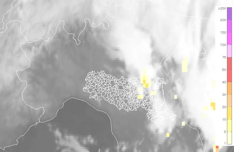 Figura 8: Immagini nell'infrarosso da satellite geostazionario europeo, con sovrapposte le fulminazioni rilevate dalla rete lampinet dell Aeronautica Militare alle 19:30 UTC del 22/10/2017.