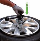 Ergonomico, evita la fatica di sollevare la ruota manualmente, riduce rischi di danneggiare il