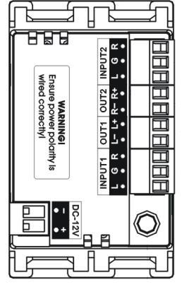 PANNELLI ANTERIORE E POSTERIORE 1 2 6 7 3 8 4 5 1. Ingresso 2 2. Uscite altoparlanti 3. Ingresso 1 (nota: ingresso posteriore scollegato quando quello anteriore è collegato) 4. Ricevitore IR 5.