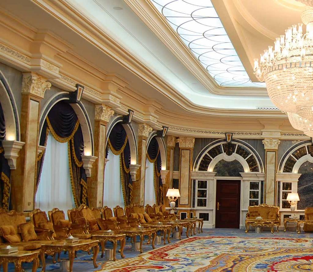 Location: Private residence in Saudi Arabia Chandelier: Empire style Dimensions: Ø