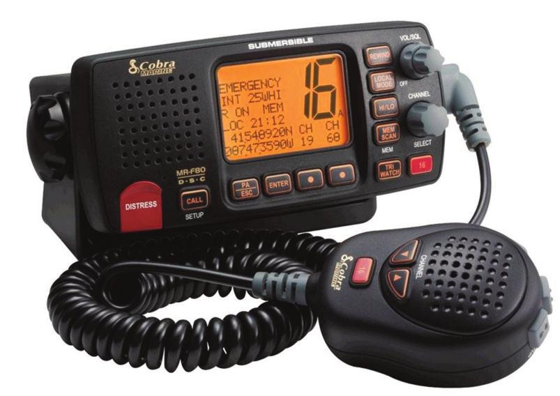 VHF E PROCEDURE RADIO Il VHF da installare a bordo deve essere di tipo omologato e non è soggetto a ispezioni. Il canale di soccorso è il 16 (Frequenza 156.