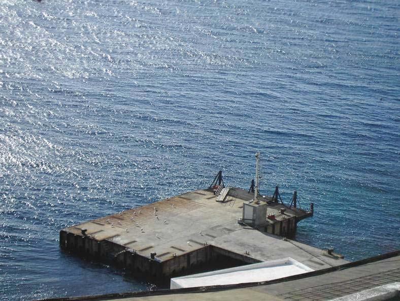 Porto di Alicudi Veduta del pontile in cemento armato, provvisto di