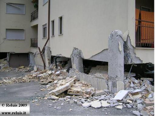 Ricostruzione Pesante Demolizione Esito E: Edificio inagibile Demolizione e ricostruzione : 539