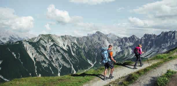 7 DE PAR LE SOMMET DE SEEFELDER SPITZE, 2 221 M Parcours: Seefeld - funiculaire de Rosshütte - col de Seefelder Joch - sommet de Seefelder Spitze - cirque glaciaire de Reither Kar - col de Reither