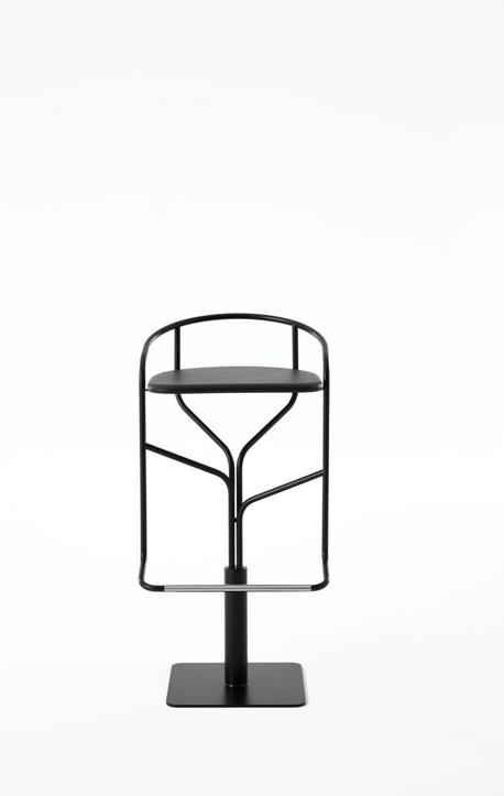 Ike stool design Victor Vasilev 2016 Ike sgabello girevole indoor 710 Sgabello girevole con base quadrata in acciaio e struttura in tubolare d acciaio.