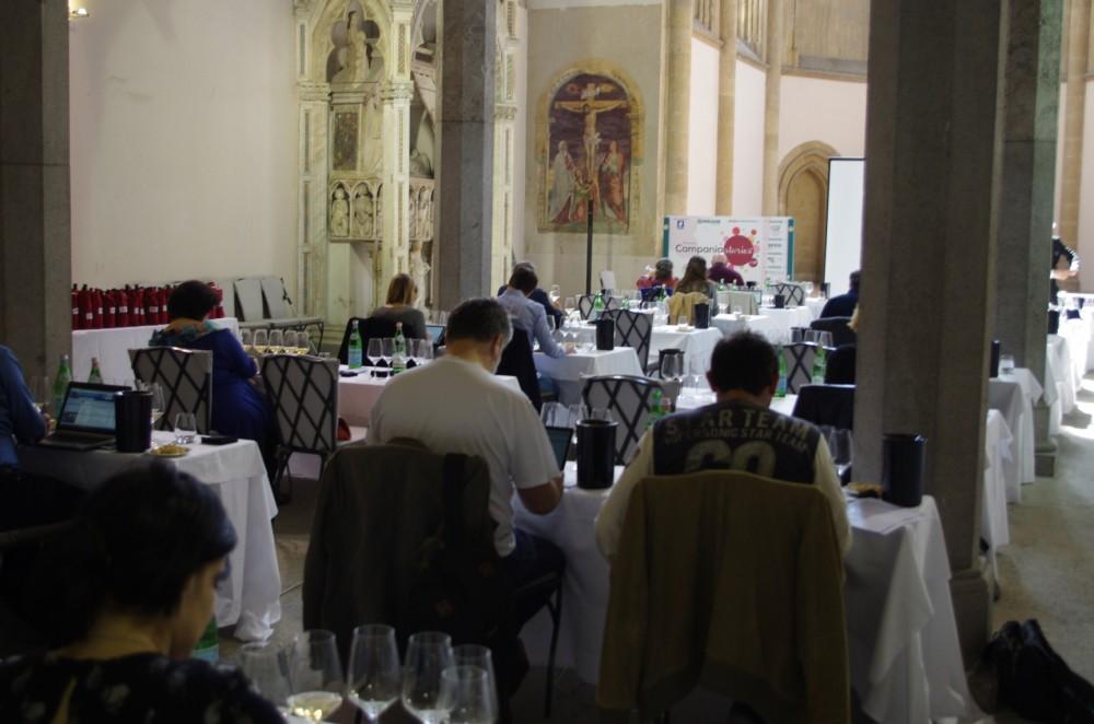 Fiano di Avellino Kryos 2014 di Tenute Casoli: foglia di limone e leggero confetto al naso; fruttato ed affilato in bocca; è sapido ed offre una fine speziatura in chiusura; Irpinia Fiano 2015 di