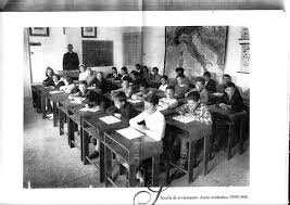 Ai nostri tempi A Chignolo c era l asilo infantile con le suore di S. Vincenzo. A quei tempi erano in sei e avevano dei cappelloni enormi.