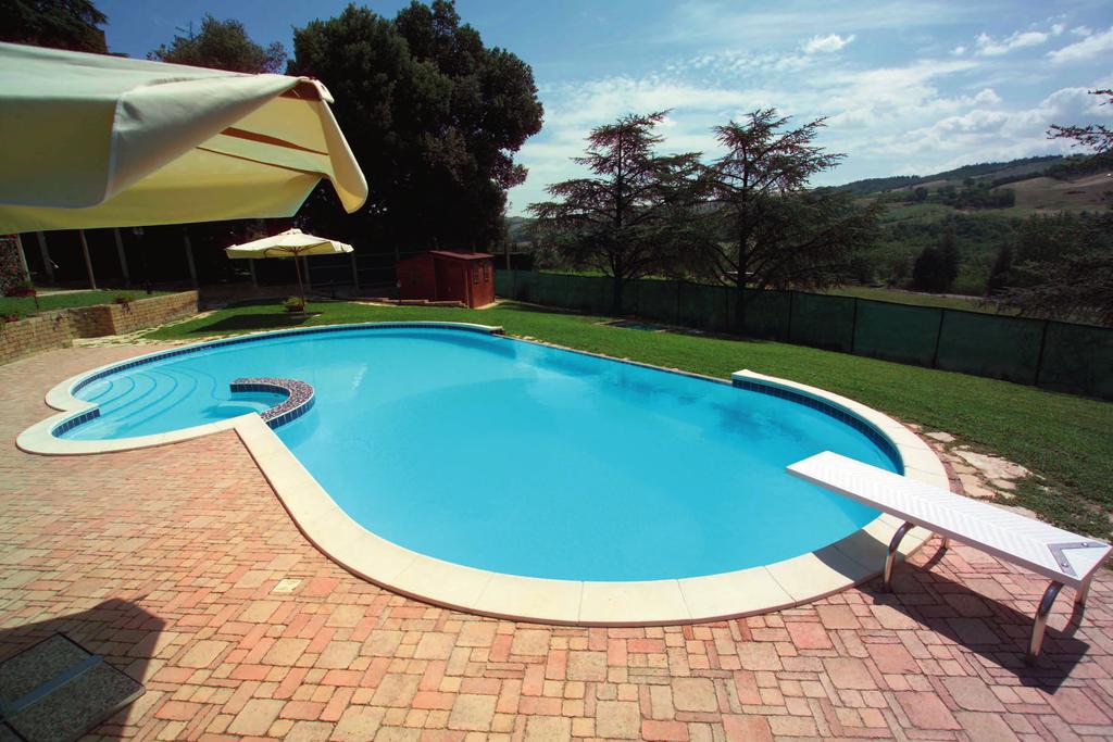 Guida Trampolini Pool s Trampolini Trampolini adatti a piscine residenziali.