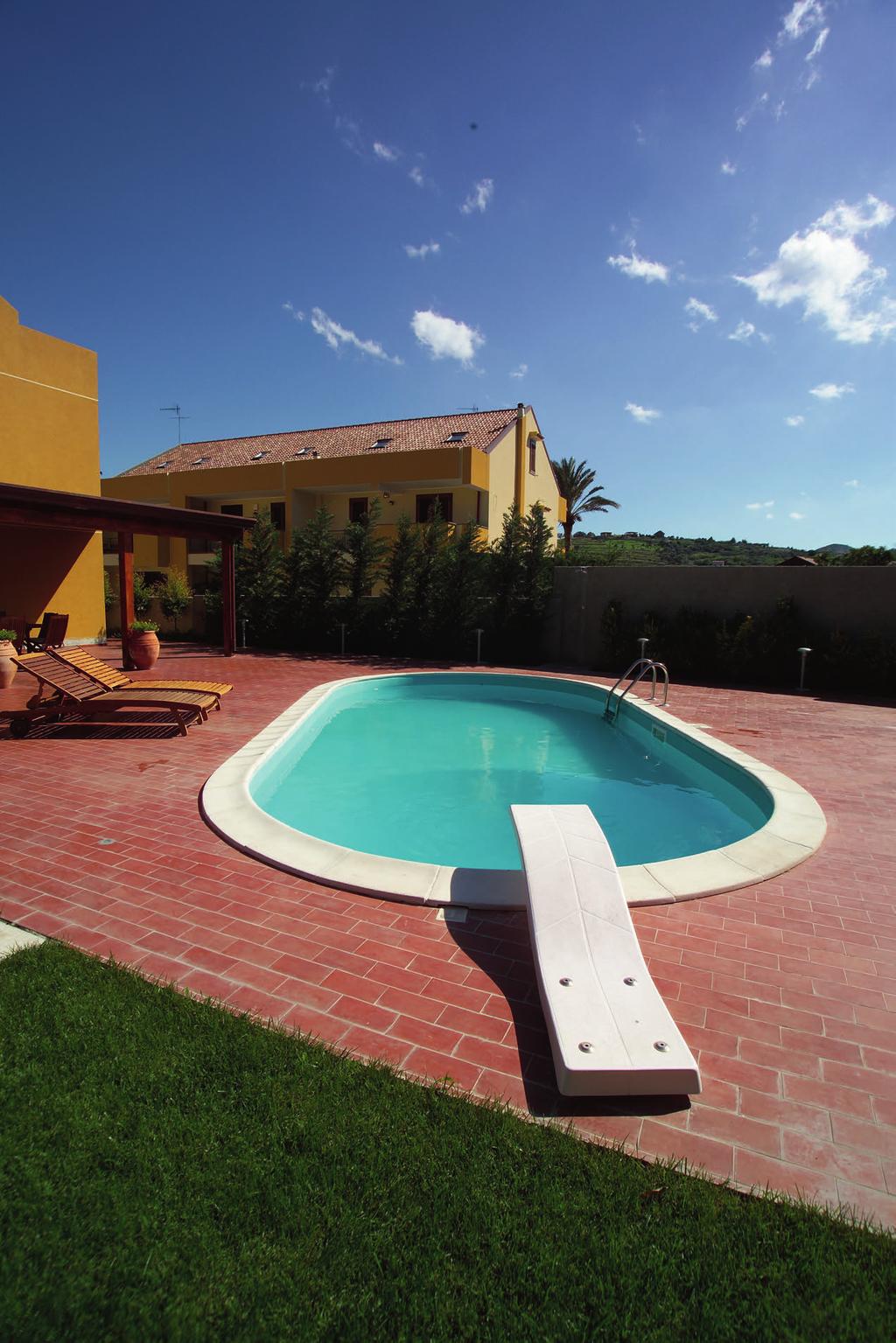 Guida Trampolini Pool s Delfino Trampolino adatto a piscine residenziali